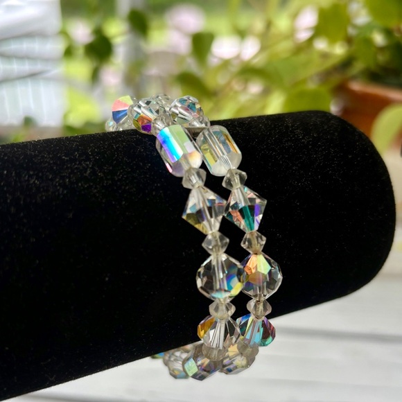 Vintage Aurora Borealis Crystal Jewelry Set (Necklace, Bracelet, Earrings) - Picture 10 of 13